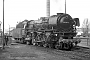 Henschel 22930 - DB "001 187-4"
22.03.1972 - Hof, Bahnbetriebswerk
Dietrich Bothe