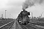 Henschel 26043 - DB "044 434-9"
03.03.1977 - Gelsenkirchen-Sutrum, Bahnhof Gelsenkirchen Hugo
Michael Hafenrichter