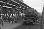 Jung 11471 - DB "23 016"
16.05.1961 - Gießen, Hauptbahnhof
Hans Schmidt (†) (Archiv Jens Grünebaum) Jung 11471 - DB "23 016"
16.05.1961 - Gießen, Hauptbahnhof
Hans Schmidt (†) (Archiv Jens Grünebaum)